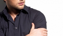 乳腺切除と脂肪吸引は両方必要? “混合型女性化乳房”の実例
